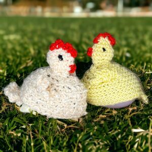 Vintage Yellow White Crocheted Chicken Hen Egg Warmers Cozies Farmhouse Set of 2